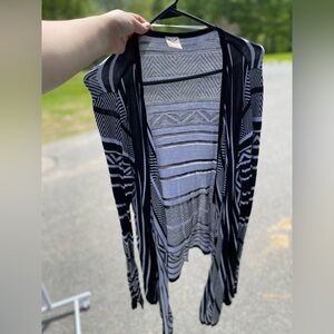 Faded Glory Black and White Blouse